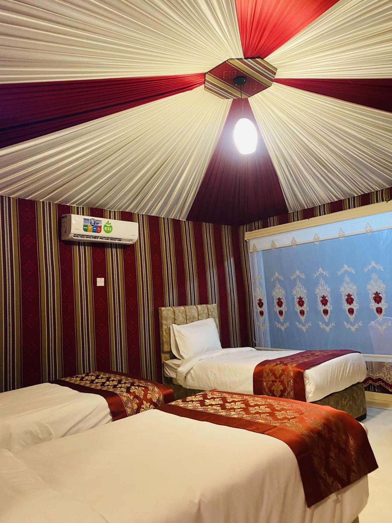Wadi Rum Sky Camp Екстериор снимка