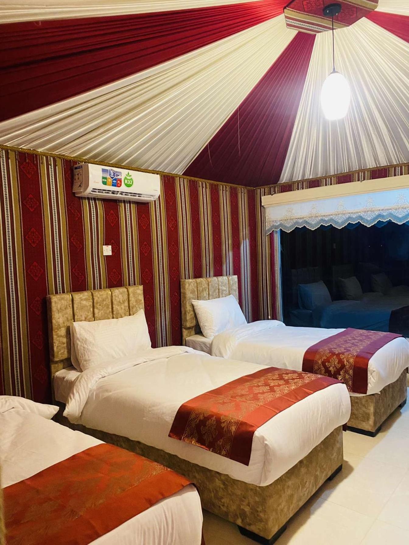 Wadi Rum Sky Camp Екстериор снимка