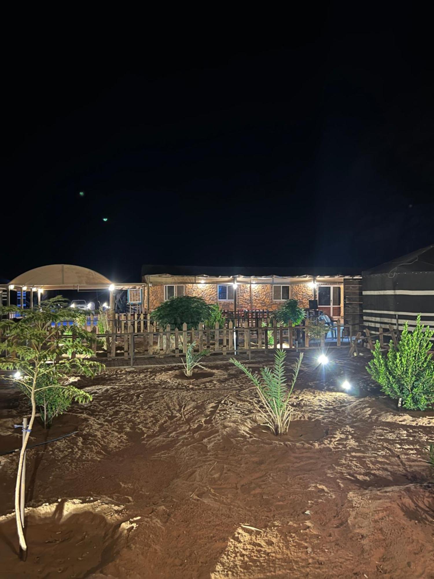 Wadi Rum Sky Camp Екстериор снимка