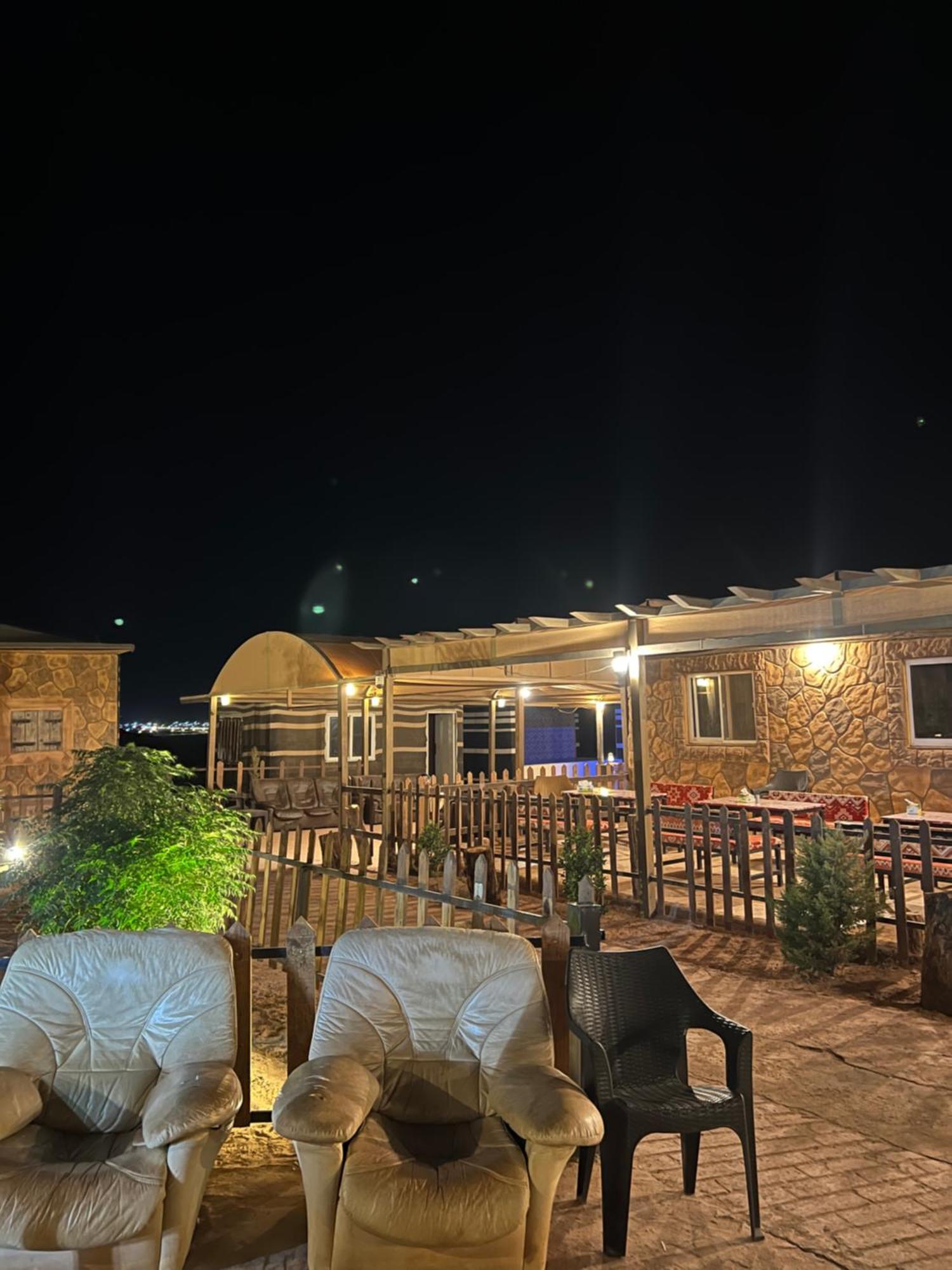 Wadi Rum Sky Camp Екстериор снимка