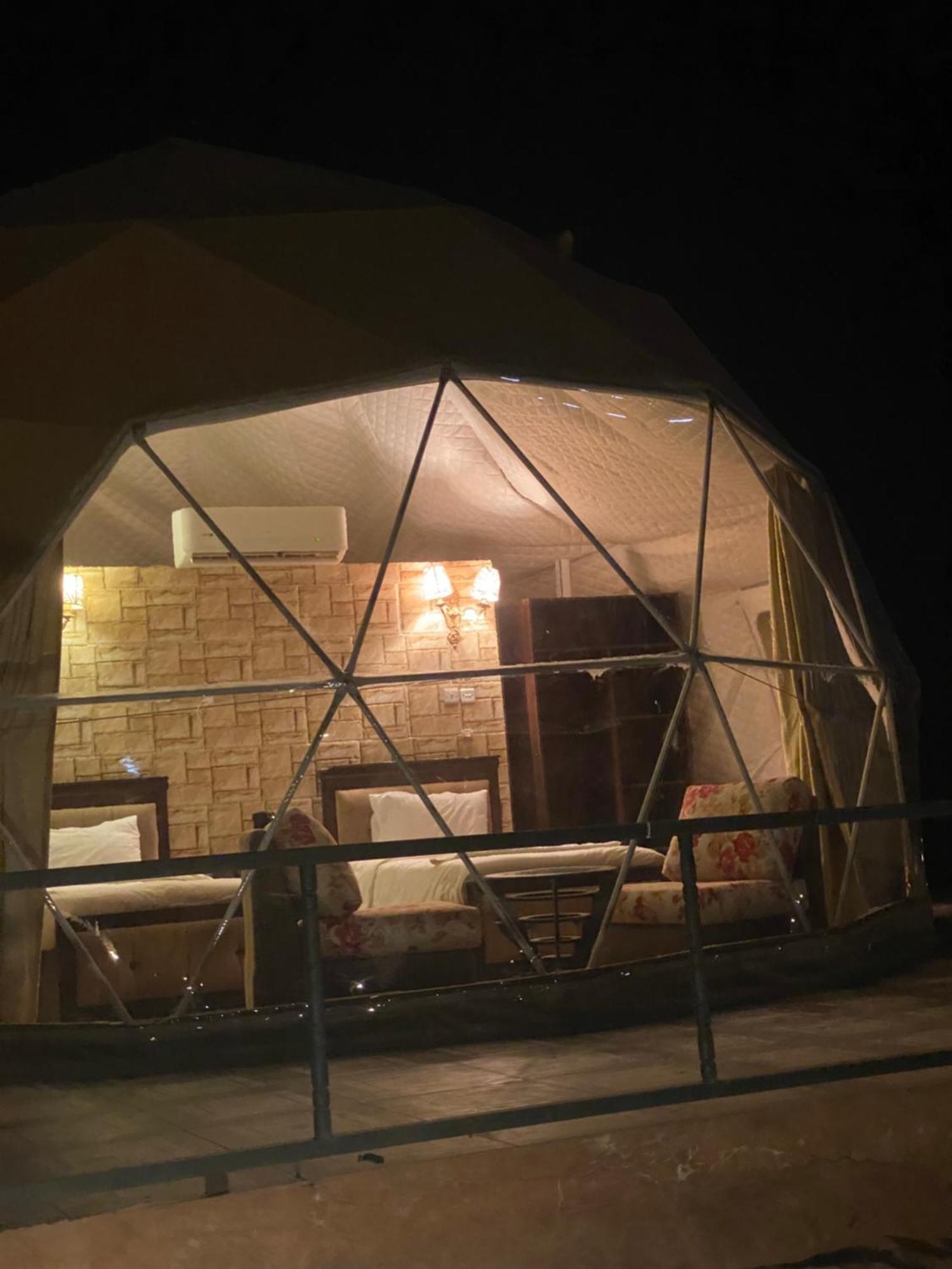 Wadi Rum Sky Camp Екстериор снимка