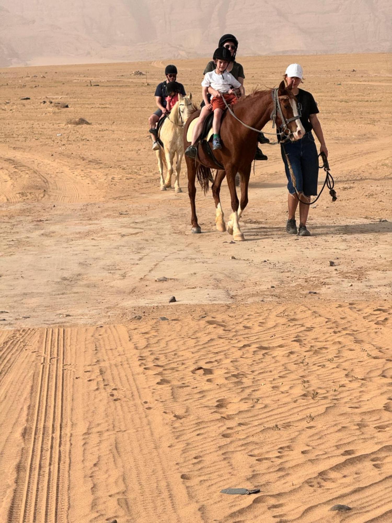 Wadi Rum Sky Camp Екстериор снимка